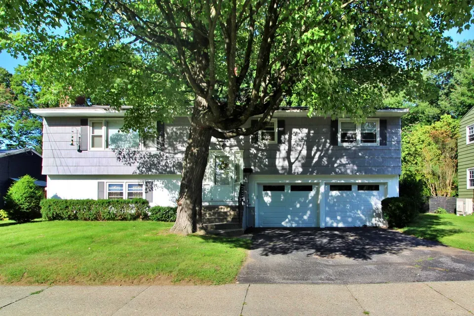 5 Bed 1 Bath Established Mid-Century Residence in Burlington, VT - 1