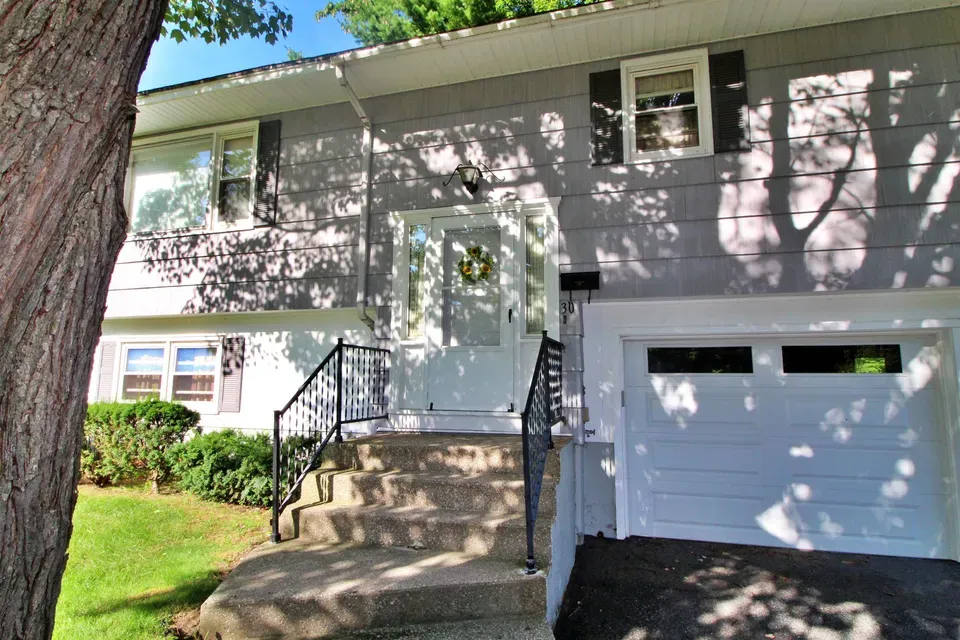 5 Bed 1 Bath Established Mid-Century Residence in Burlington, VT - 2