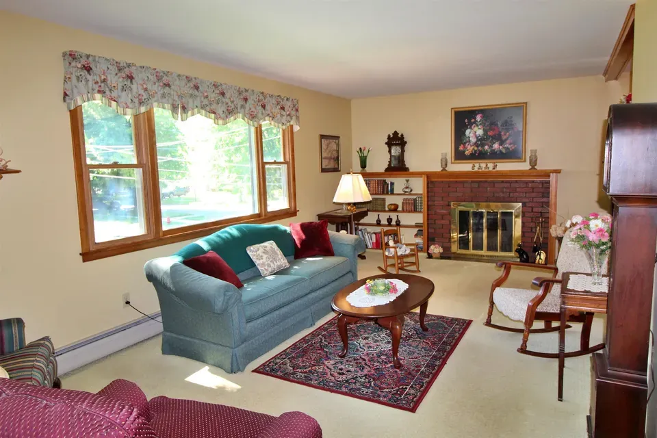 5 Bed 1 Bath Established Mid-Century Residence in Burlington, VT - 4