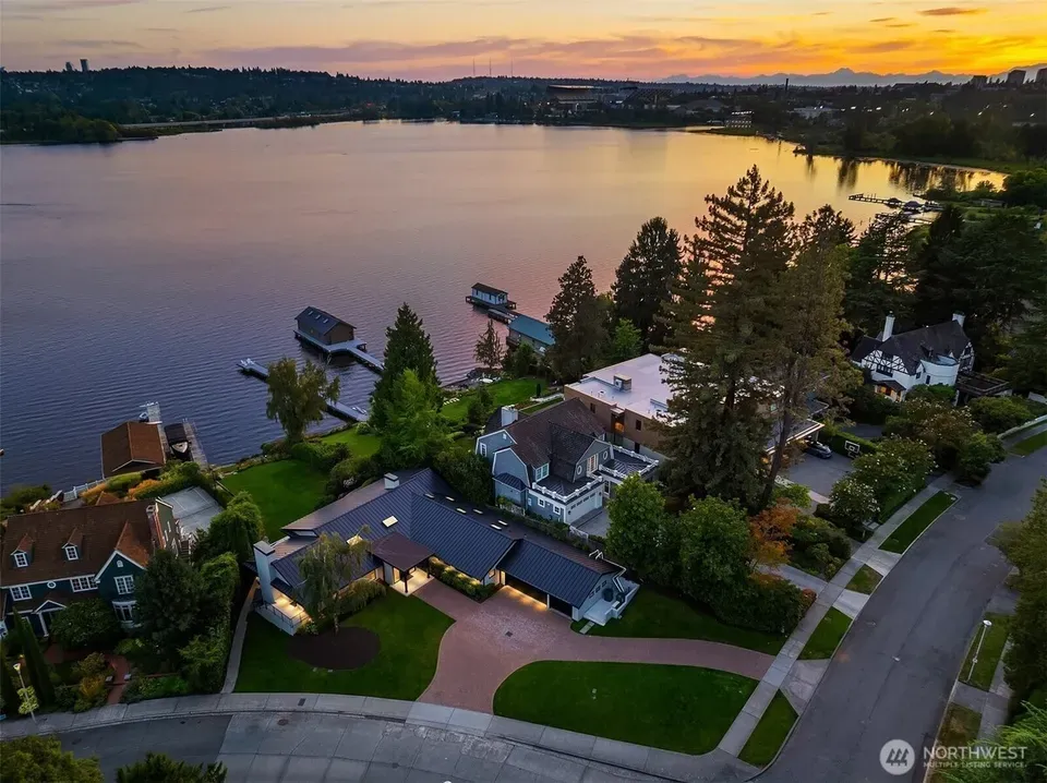 5 Bed 1 Bath Established Mid-Century Residence in Seattle, WA - 1