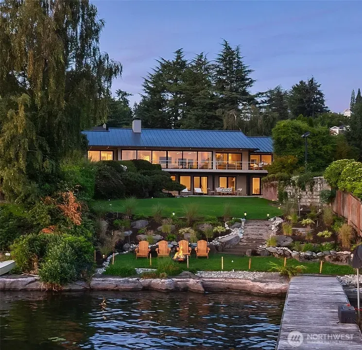 5 Bed 1 Bath Established Mid-Century Residence in Seattle, WA - 2