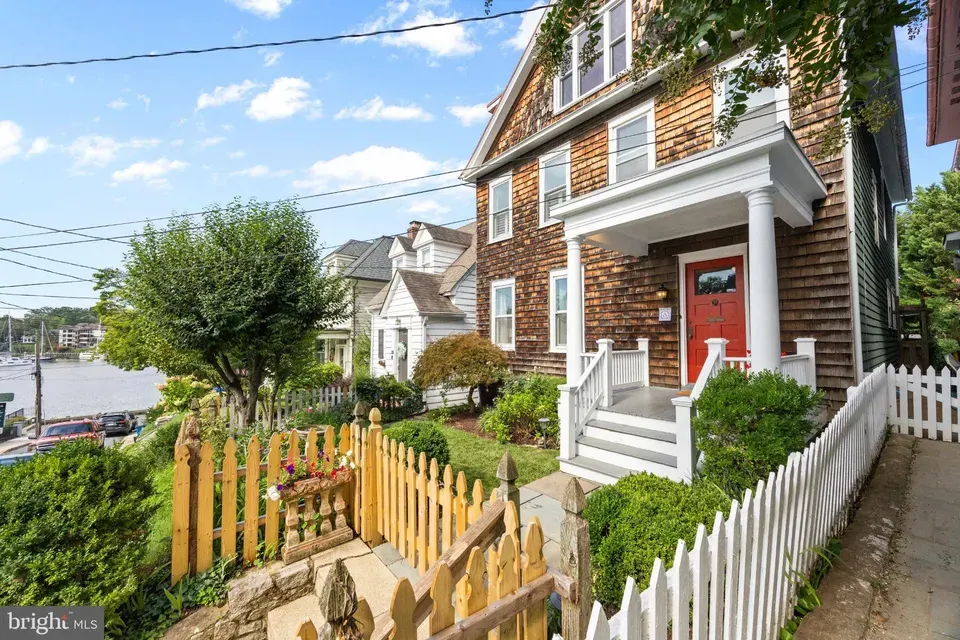 5 Bed 2 Bath Classic Historic Era Home in Annapolis, MD - 4