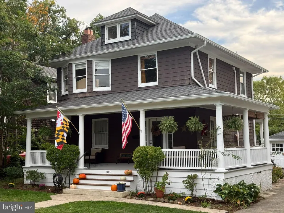 5 Bed 2 Bath Classic Historic Era Home in Baltimore, MD