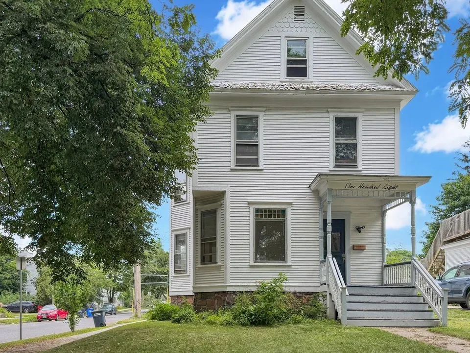 5 Bed 2 Bath Classic Historic Era Home in Burlington, VT - 1