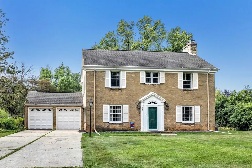 5 Bed 2 Bath Classic Historic Era Home in Green Bay, WI - 1