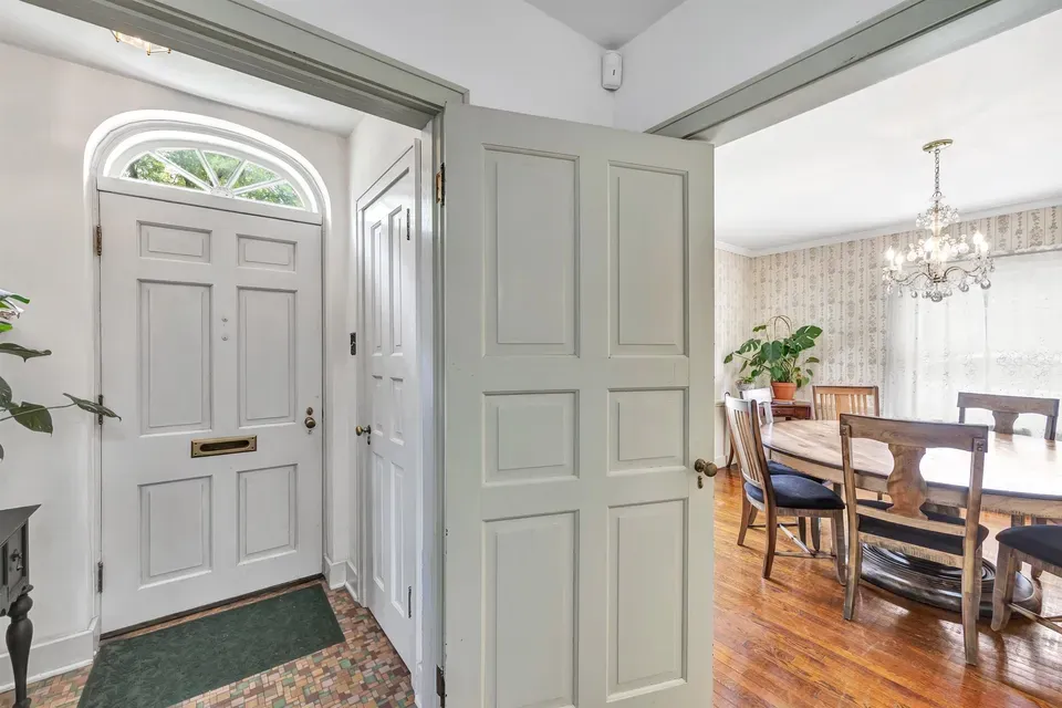 5 Bed 2 Bath Classic Historic Era Home in Green Bay, WI - 2