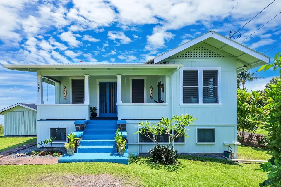 5 Bed 2 Bath Classic Historic Era Home in Hilo, HI - 3
