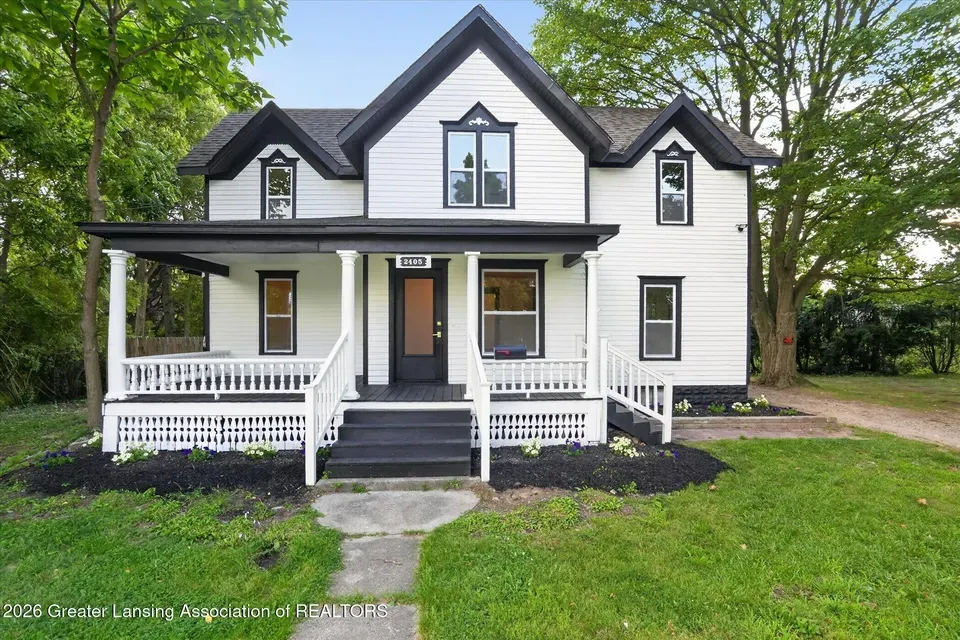 5 Bed 2 Bath Classic Historic Era Home in Lansing, MI - 1
