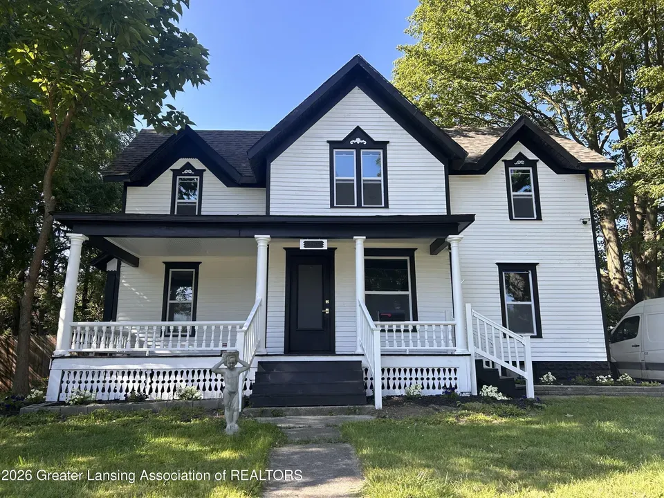 5 Bed 2 Bath Classic Historic Era Home in Lansing, MI - 2