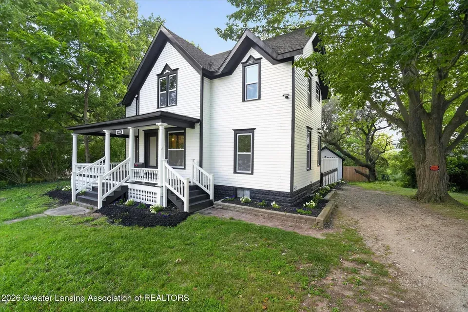 5 Bed 2 Bath Classic Historic Era Home in Lansing, MI - 4