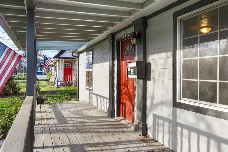 5 Bed 2 Bath Classic Historic Era Home in Medford, OR - 5