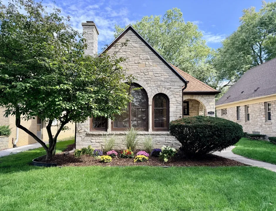 5 Bed 2 Bath Classic Historic Era Home in Milwaukee, WI - 1