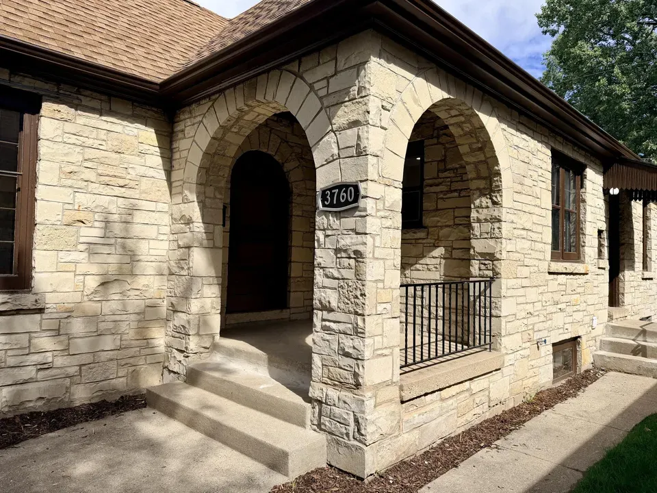5 Bed 2 Bath Classic Historic Era Home in Milwaukee, WI - 2