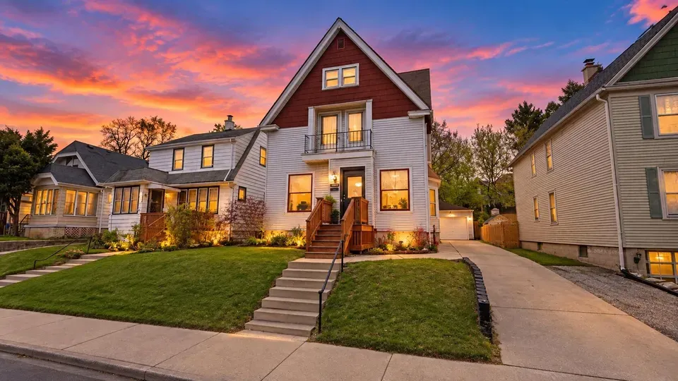 5 Bed 2 Bath Classic Historic Era Home in Milwaukee, WI - 1