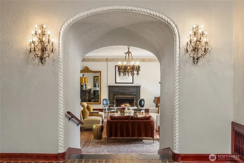 5 Bed 2 Bath Classic Historic Era Home in Seattle, WA - 5