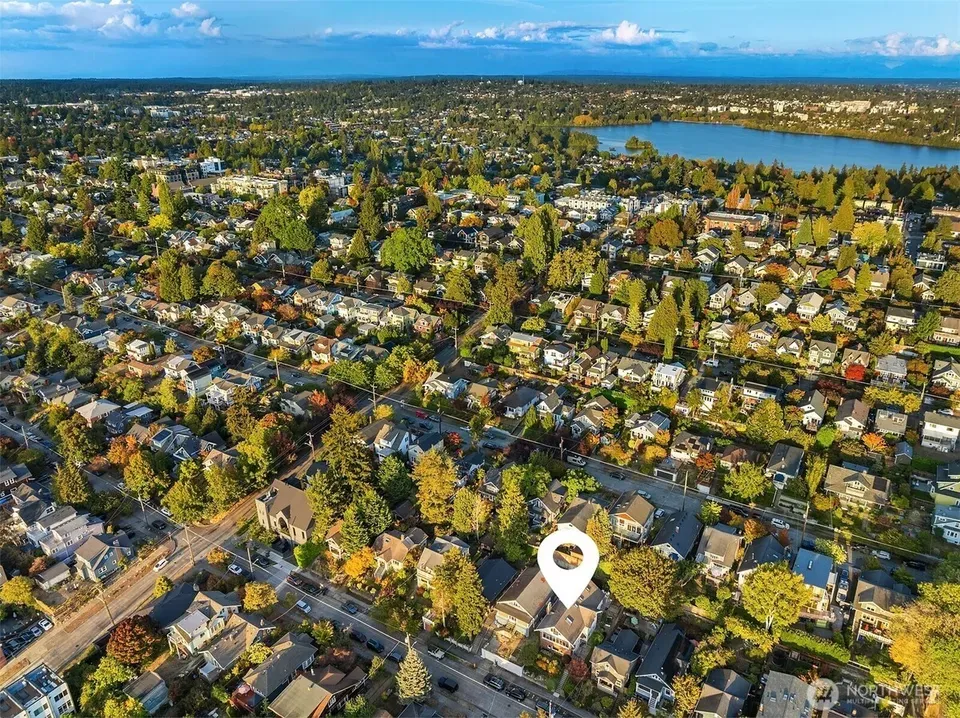 5 Bed 2 Bath Classic Historic Era Home in Seattle, WA - 2
