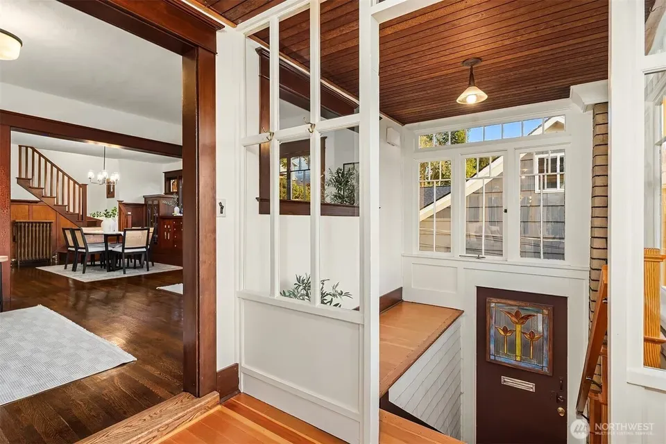 5 Bed 2 Bath Classic Historic Era Home in Seattle, WA - 3