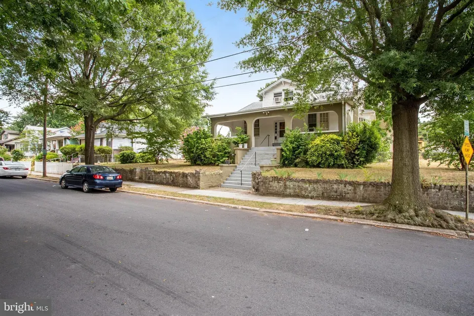 5 Bed 2 Bath Classic Historic Era Home in Washington, DC - 1