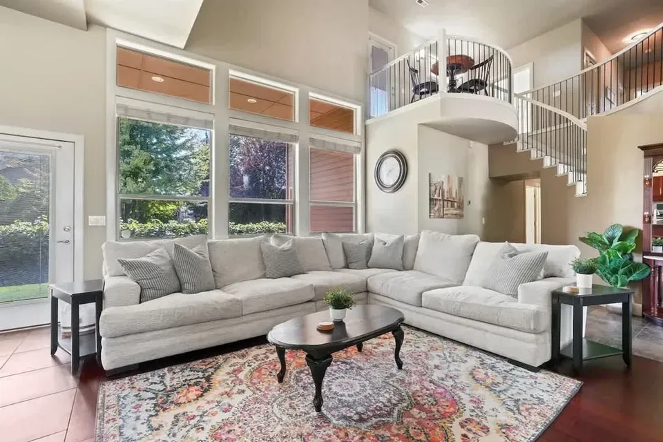 5 Bed 2 Bath Contemporary High-Rise Condo in Meridian, ID