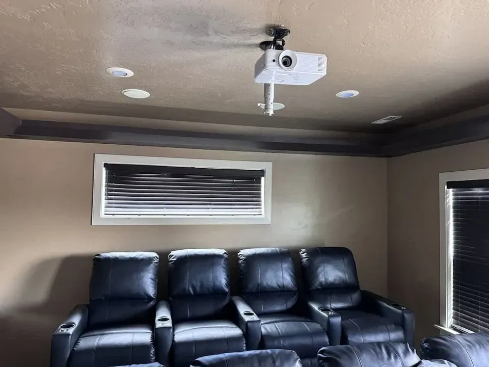 5 Bed 2 Bath Contemporary High-Rise Condo in Meridian, ID - 3