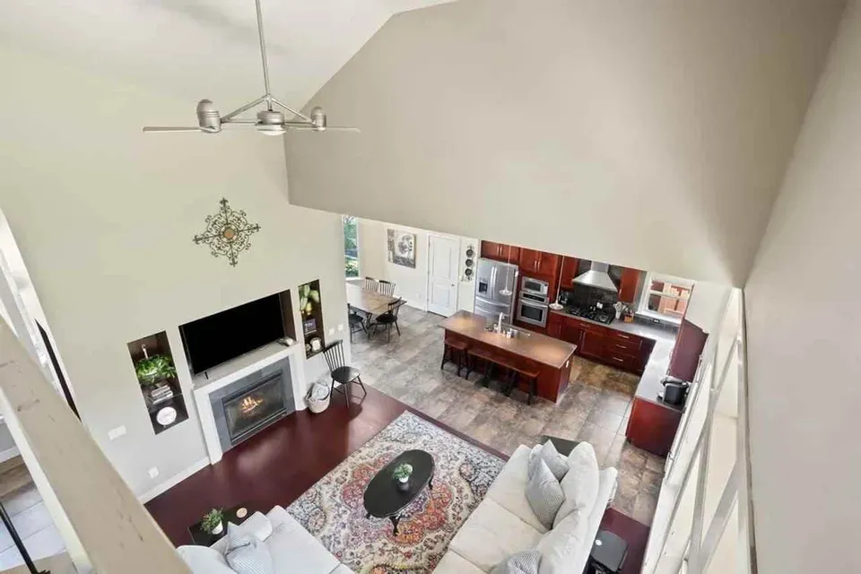 5 Bed 2 Bath Contemporary High-Rise Condo in Meridian, ID - 4
