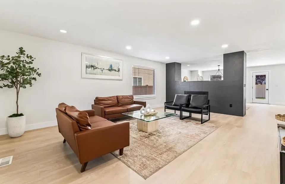 5 Bed 2 Bath Contemporary High-Rise Condo in Meridian, ID
