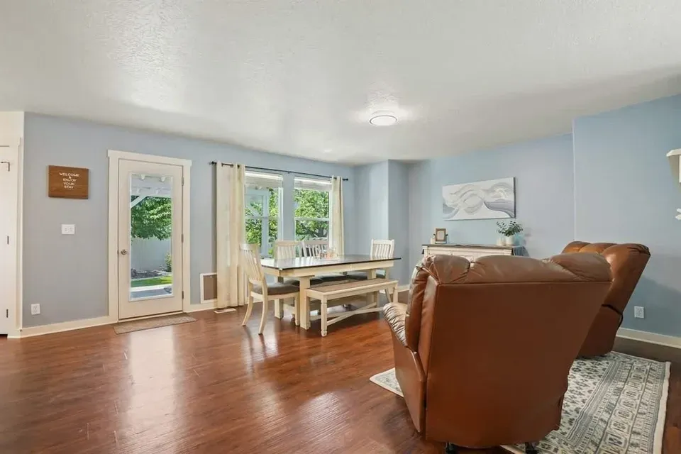 5 Bed 2 Bath Contemporary High-Rise Condo in Nampa, ID - 2