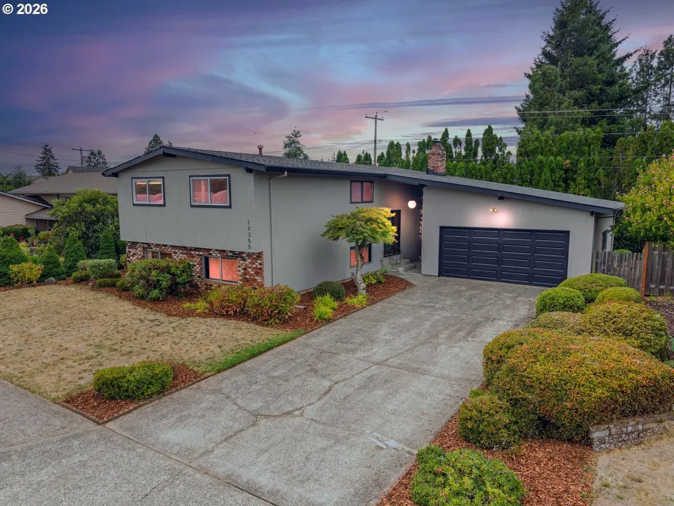 5 Bed 2 Bath Established Mid-Century Residence in Portland, OR