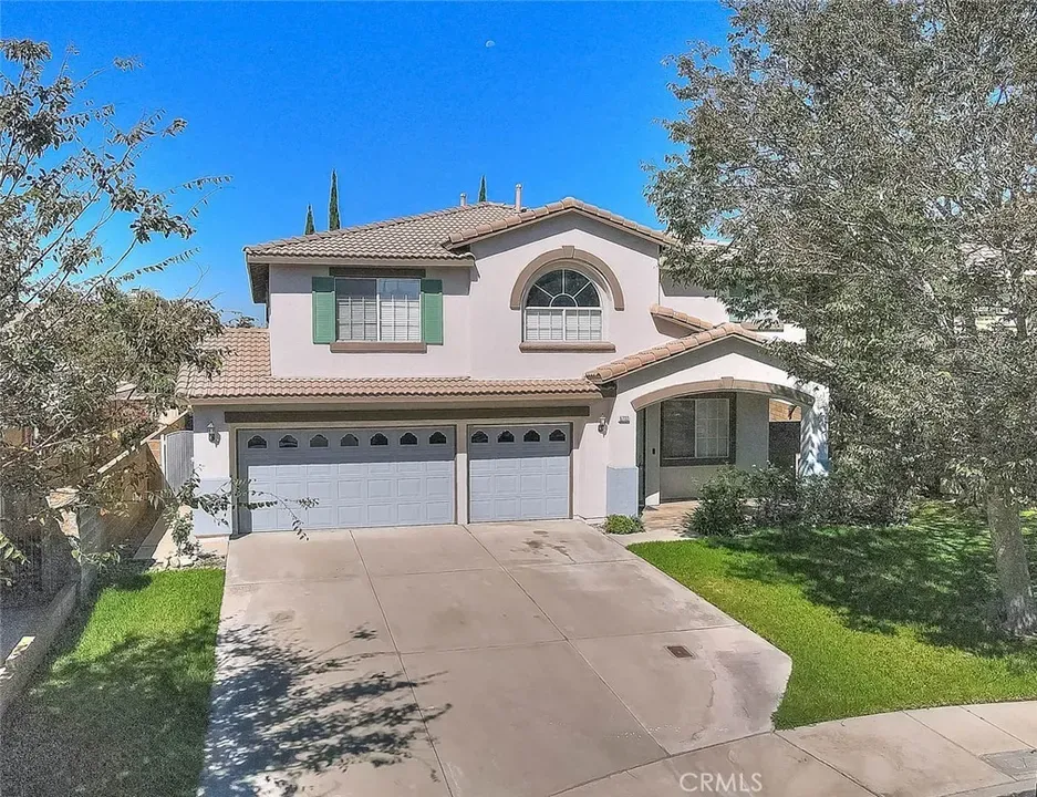 5 Bed 2 Bath Established Contemporary Home in Fontana, CA