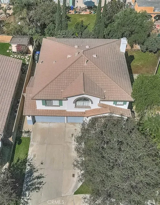 5 Bed 2 Bath Established Contemporary Home in Fontana, CA - 2