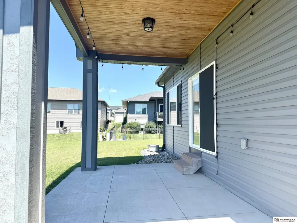 5 Bed 2 Bath Established Contemporary Home in Lincoln, NE - 4