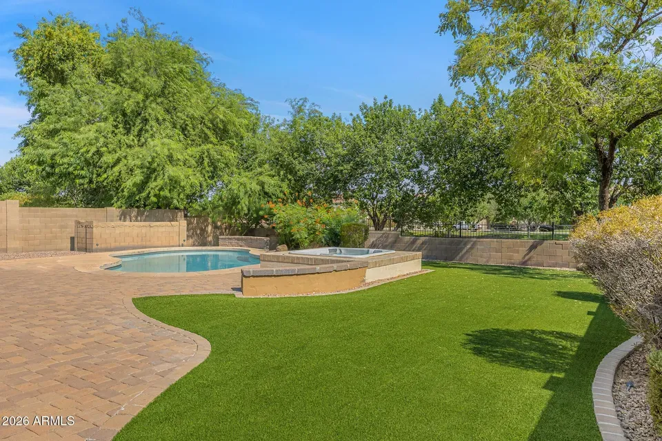 5 Bed 2 Bath Established Contemporary Home in Phoenix, AZ - 1