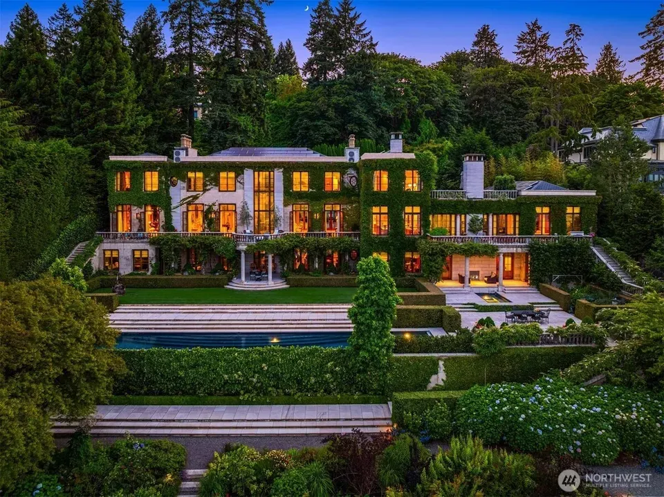 5 Bed 2 Bath Established Contemporary Home in Seattle, WA - 2
