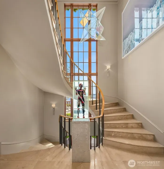 5 Bed 2 Bath Established Contemporary Home in Seattle, WA - 5