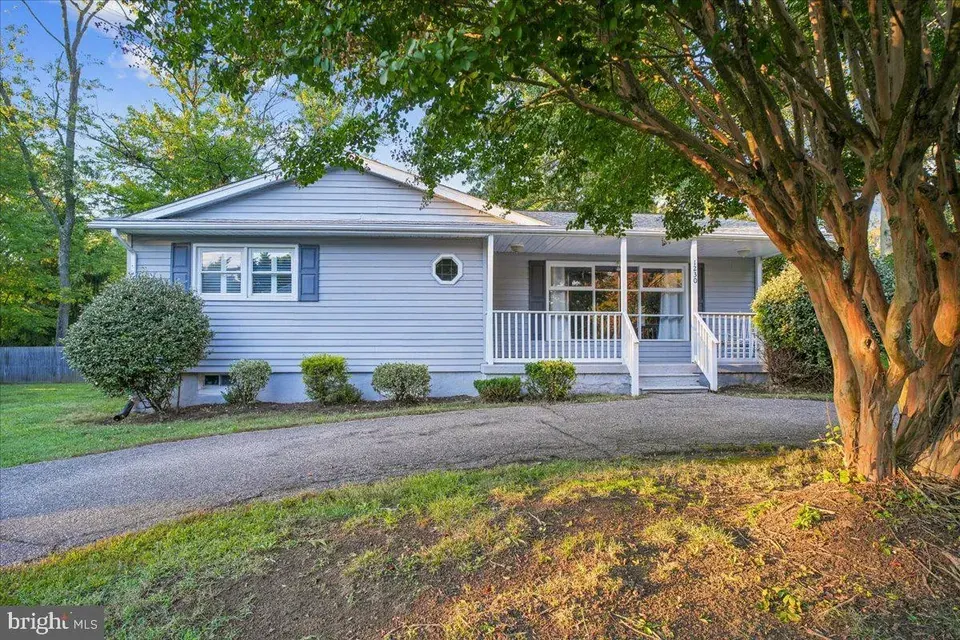 5 Bed 2 Bath Established Mid-Century Residence in Annapolis, MD