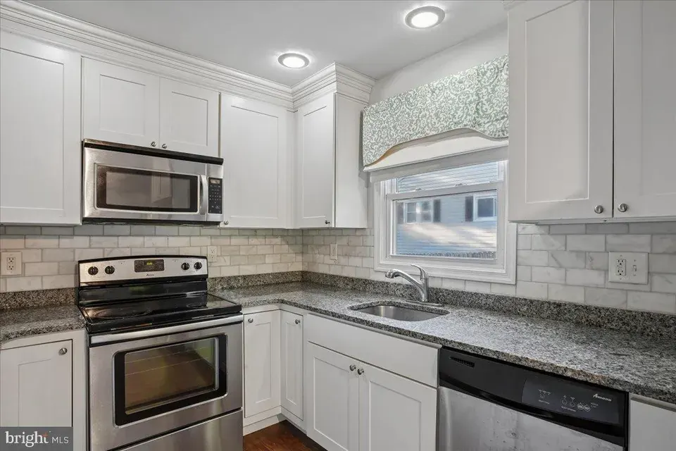 5 Bed 2 Bath Established Mid-Century Residence in Annapolis, MD - 4