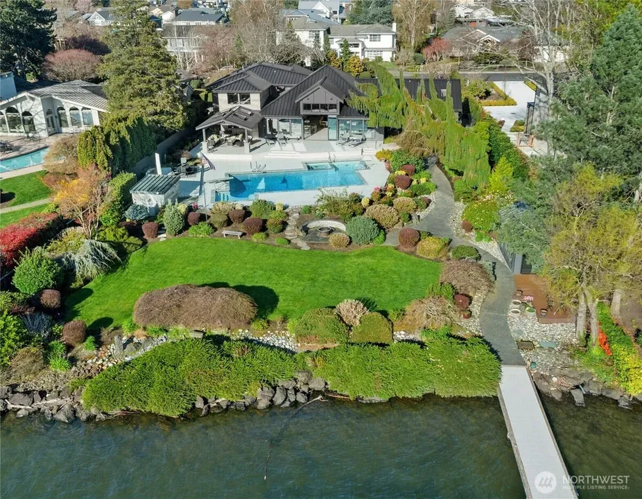 5 Bed 2 Bath Established Mid-Century Residence in Bellevue, WA