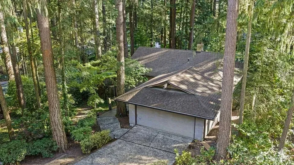 5 Bed 2 Bath Established Mid-Century Residence in Bellevue, WA