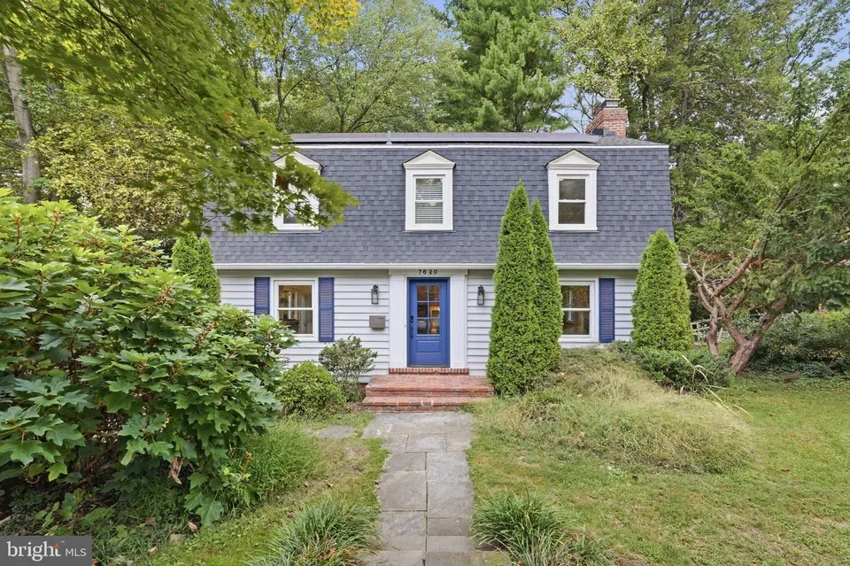 5 Bed 2 Bath Established Mid-Century Residence in Bethesda, MD - 2