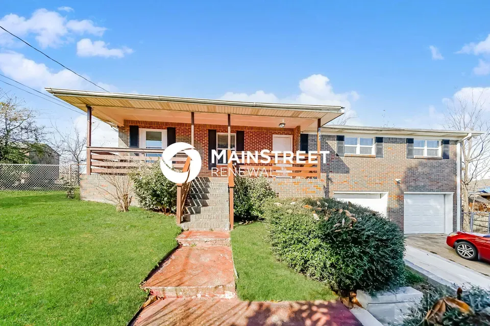5 Bed 2 Bath Established Mid-Century Residence in Birmingham, AL
