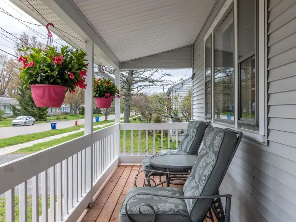 5 Bed 2 Bath Established Mid-Century Residence in Burlington, VT - 2