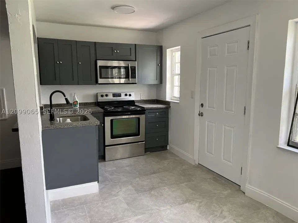 5 Bed 2 Bath Established Mid-Century Residence in Hollywood, FL