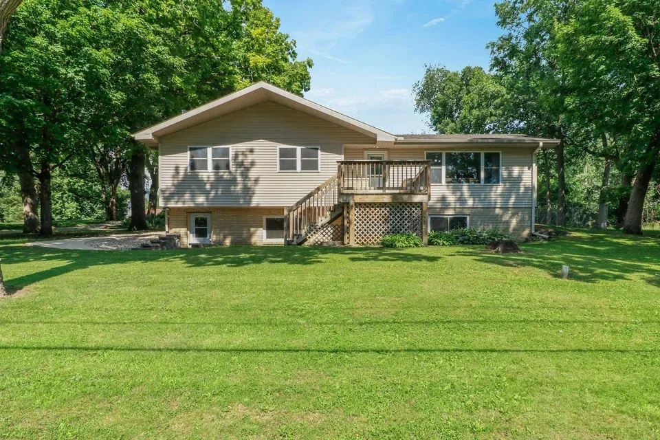 5 Bed 2 Bath Established Mid-Century Residence in Madison, WI