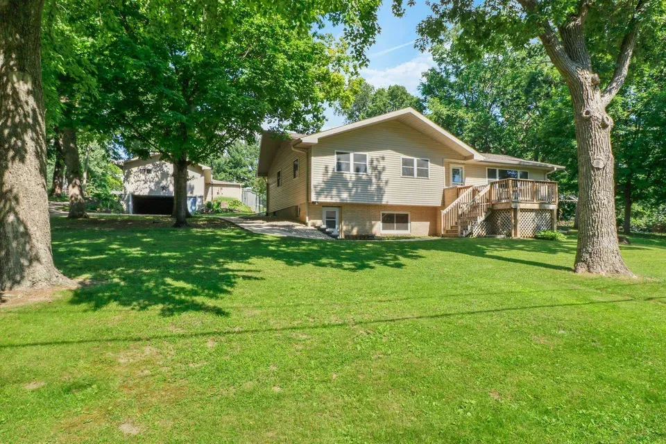 5 Bed 2 Bath Established Mid-Century Residence in Madison, WI - 2