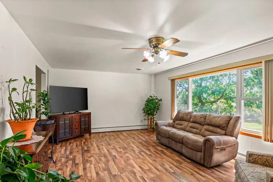 5 Bed 2 Bath Established Mid-Century Residence in Madison, WI - 4