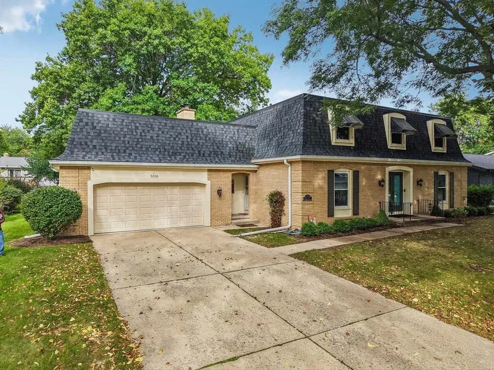 5 Bed 2 Bath Established Mid-Century Residence in Madison, WI