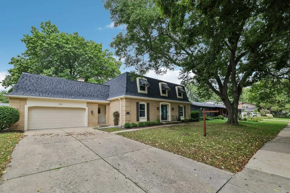 5 Bed 2 Bath Established Mid-Century Residence in Madison, WI - 3