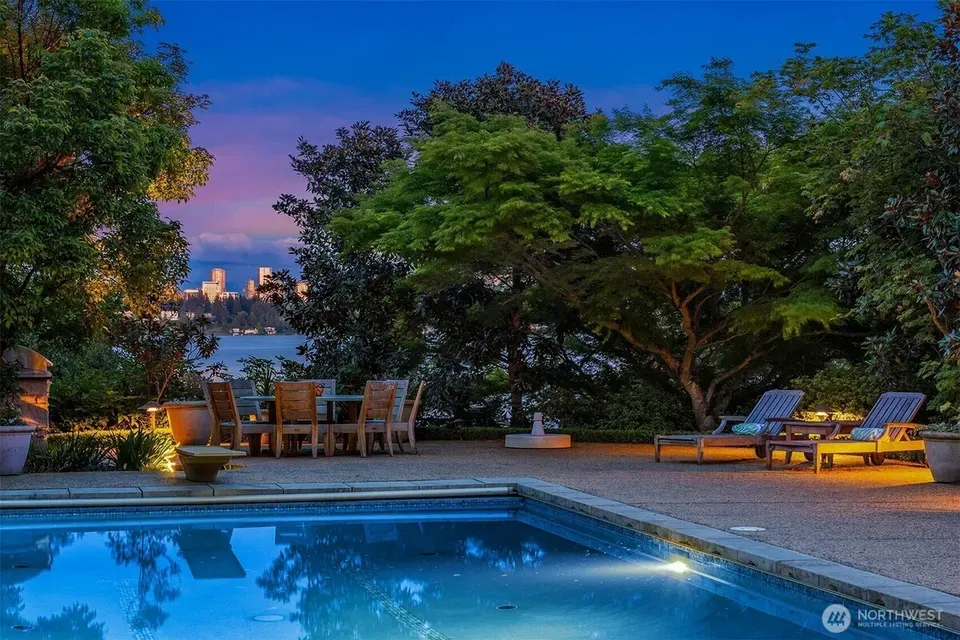 5 Bed 2 Bath Established Mid-Century Residence in Seattle, WA - 1