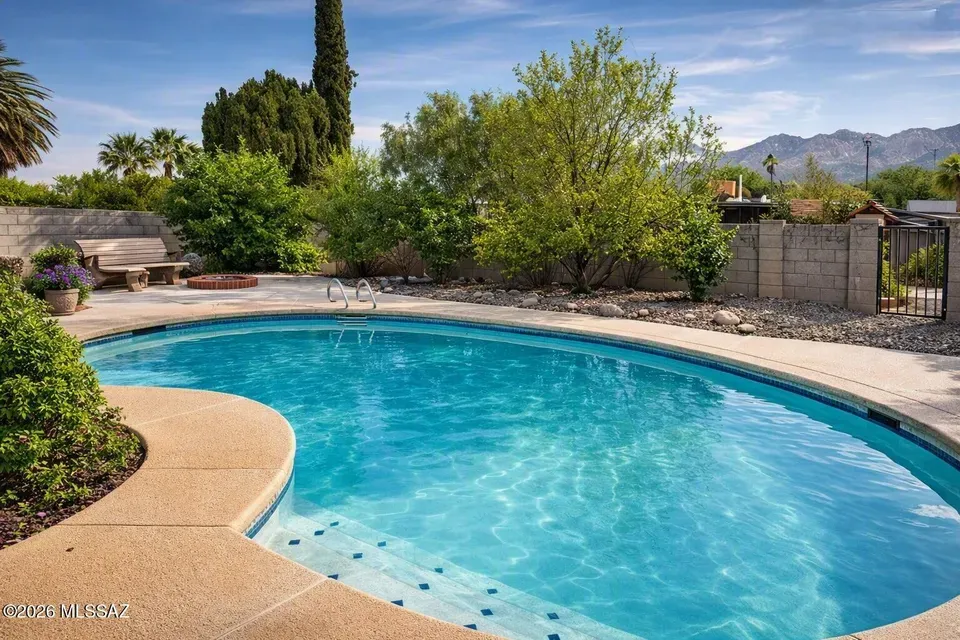 5 Bed 2 Bath Established Mid-Century Residence in Tucson, AZ - 1