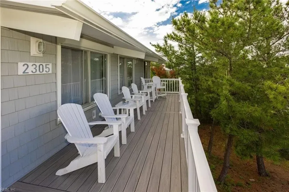 5 Bed 2 Bath Established Mid-Century Residence in Virginia Beach, VA